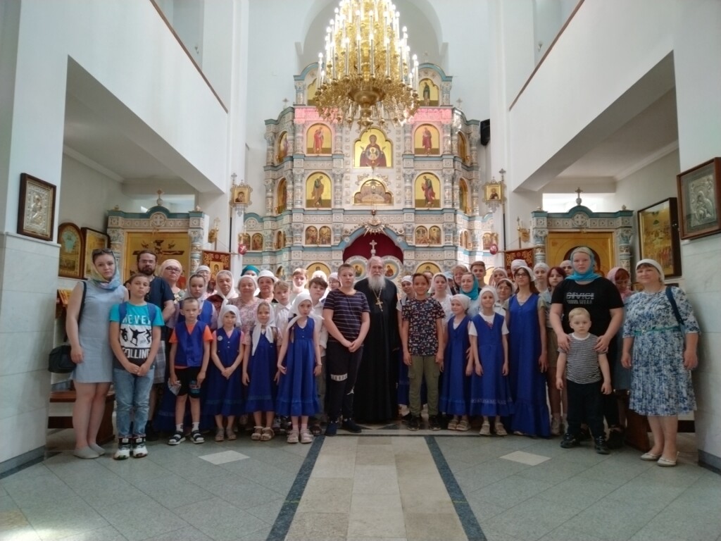 Учащиеся воскресной школы Димитриевской церкви совершили паломническую поездку в Новосибирск
