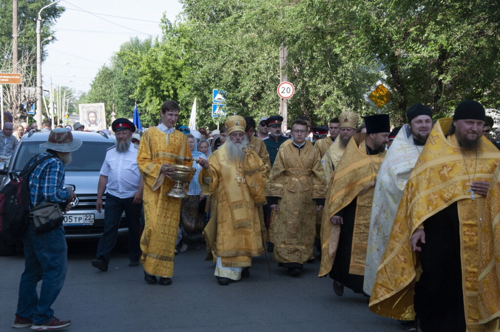 На Алтае начался 24-й Всероссийский крестный ход в Коробейниково